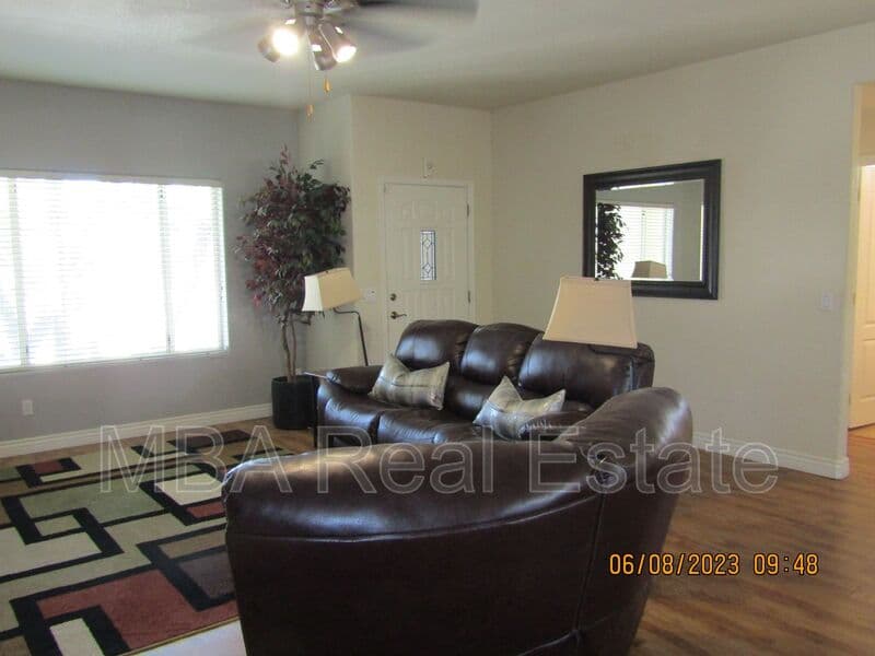 Tempe House: 1350 W 13th St