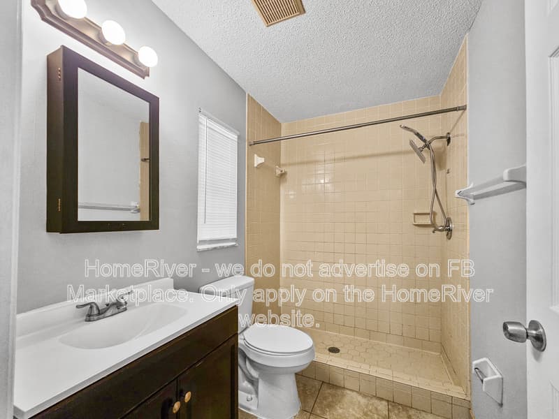Brandon House: 3205 Bloomingdale Villas Ct
