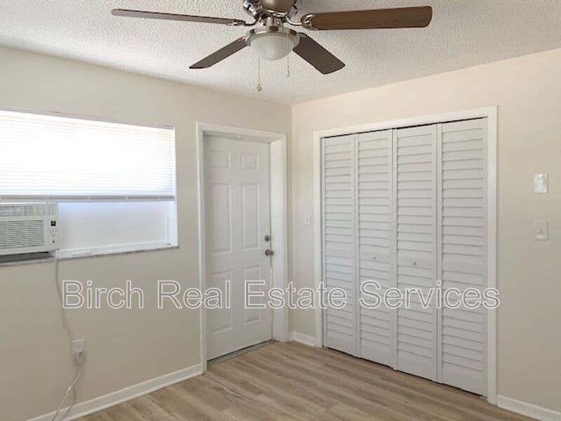 Clearwater House: 200 Waverly Way
