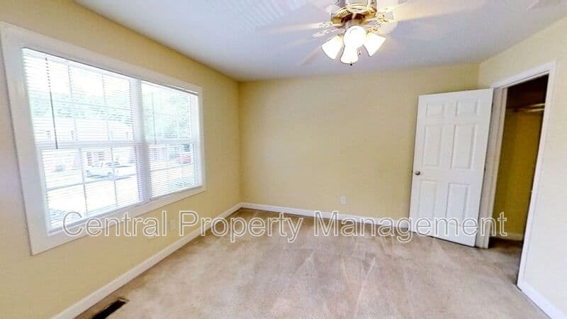 Simpsonville House: 108 Silverbrook Drive