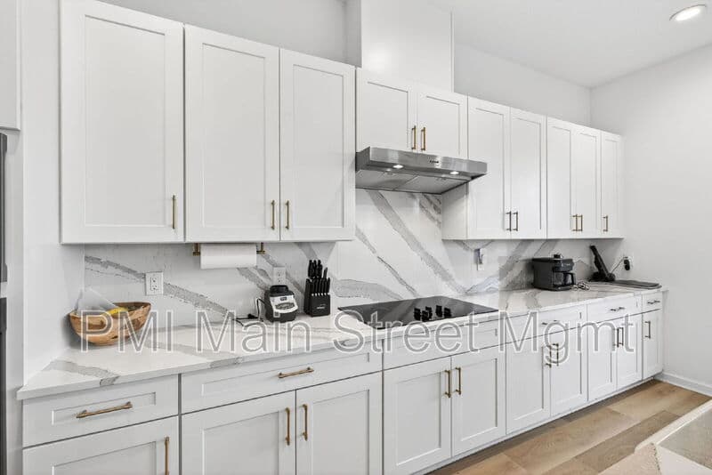 St. Cloud House: 6604 Quest Street