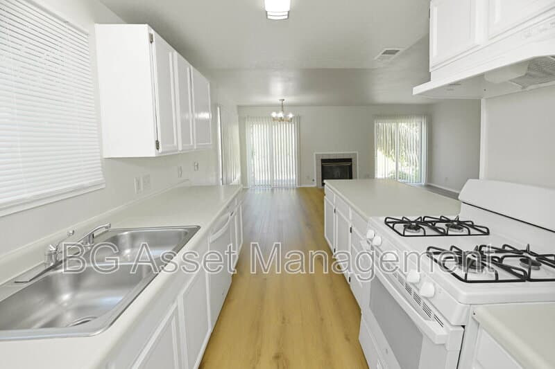 Rodeo House: 810 3rd St