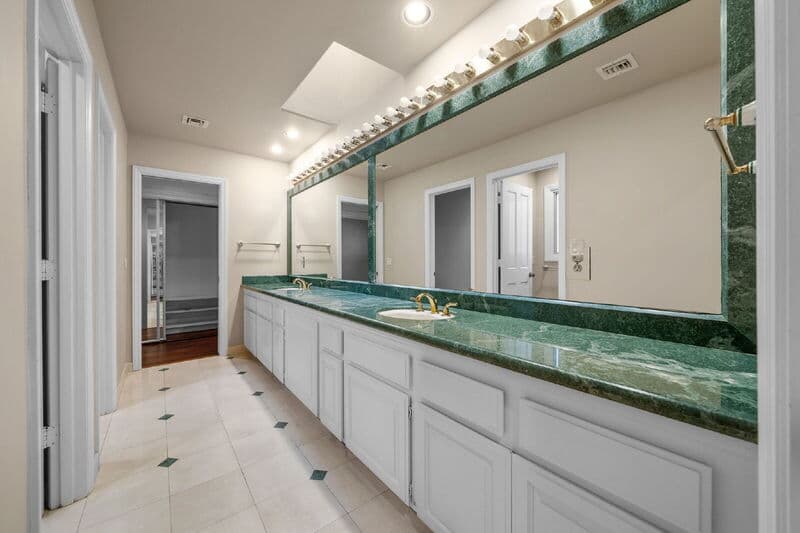 San Diego House: 18714 Bernardo Trails Dr