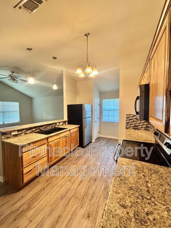 San Angelo House: 2205 S Johnson St
