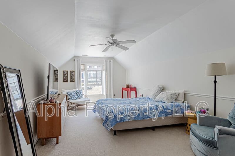Greer House: 209 Birchleaf Ln
