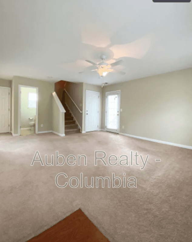 Columbia House: 537 S Bull St