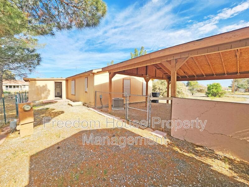 Pahrump House: 1441 West Betty Avenue