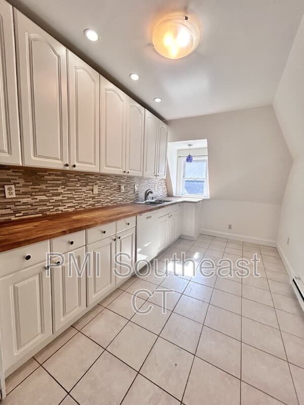 New London Condo: 285 Montauk Avenue