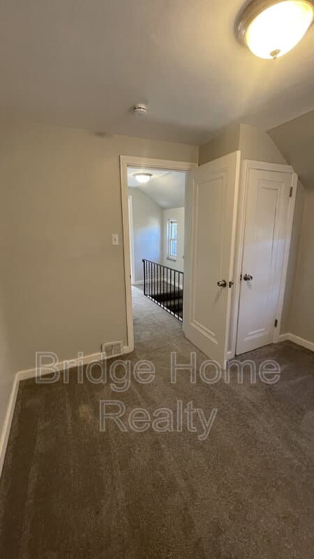 Pittsburgh House: 63 West Bellecrest Avenue
