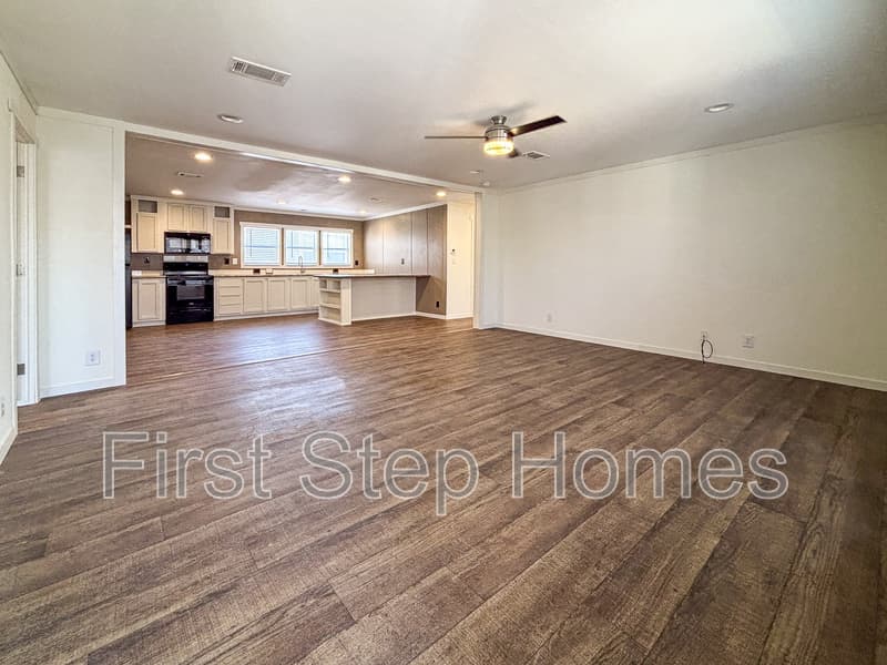 Tyler House: 1402 Cotopaxi St