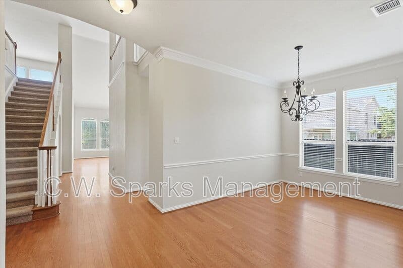 Dallas House: 6716 Prairie Flower Trail