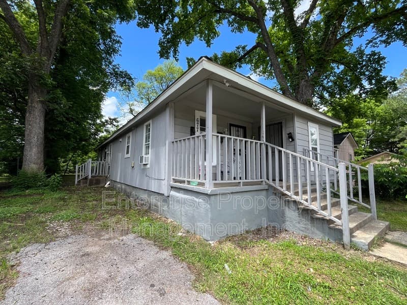 Memphis House: 677 Buntyn