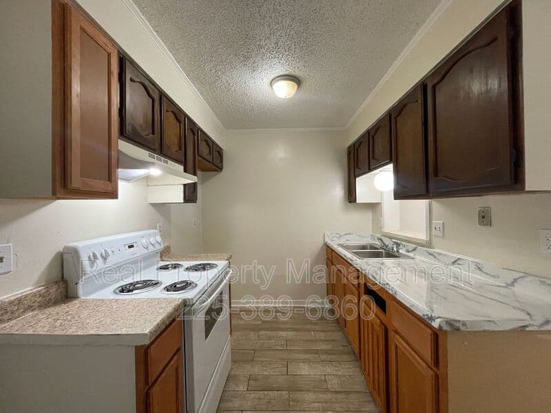 New Roads Townhome: 750 Hospital Rd.