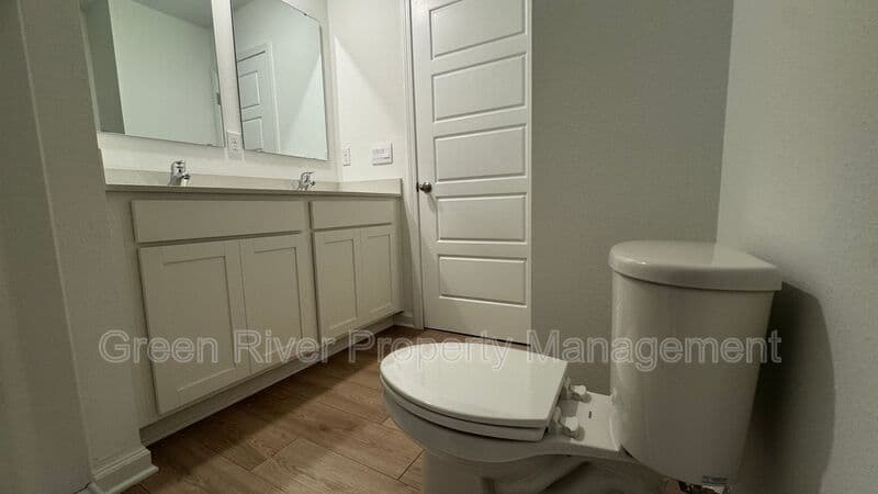 Jacksonville House: 2717 Iron Rock Ct