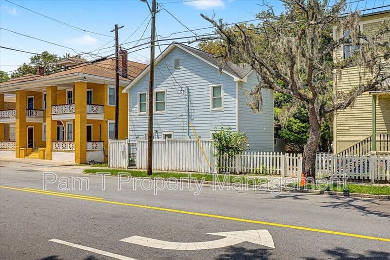 Savannah House: 201 - A W 37th St