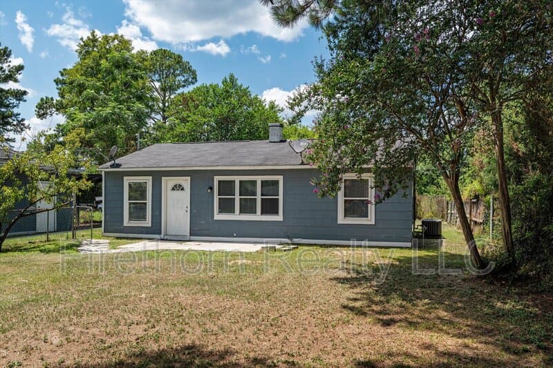 Augusta House: 2528 Luz Drive