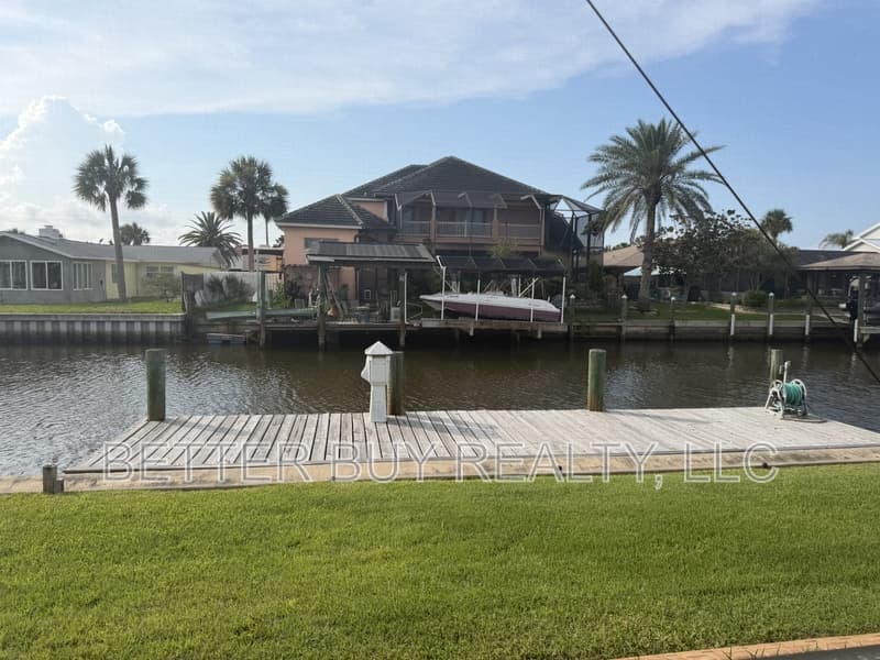 Flagler Beach House: 337 North 10th Street