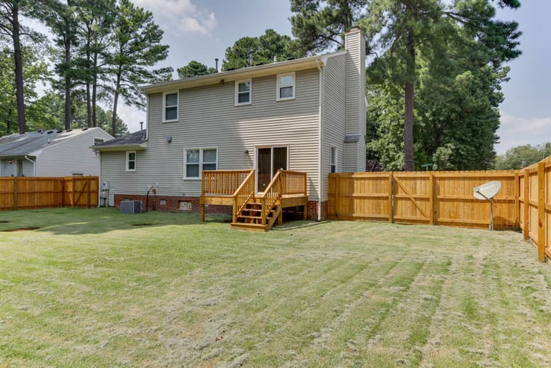 Portsmouth House: 3800 Sunset Point