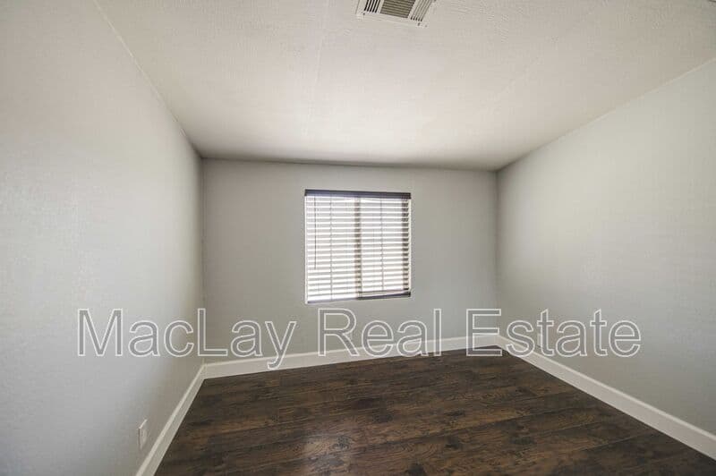 Florence House: 20968 E Florence Kelvin Hwy