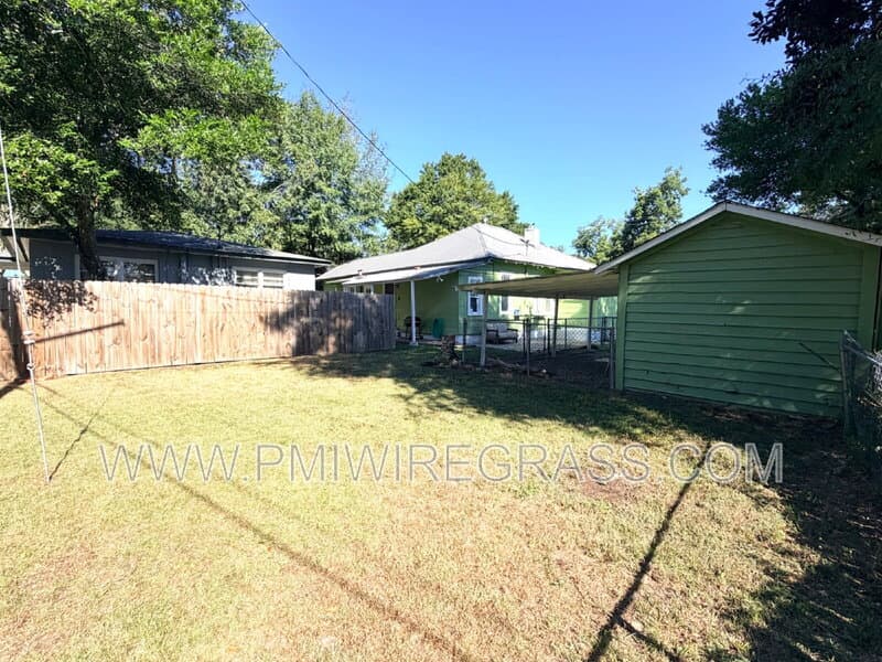 Ozark House: 550 East Eufaula Street