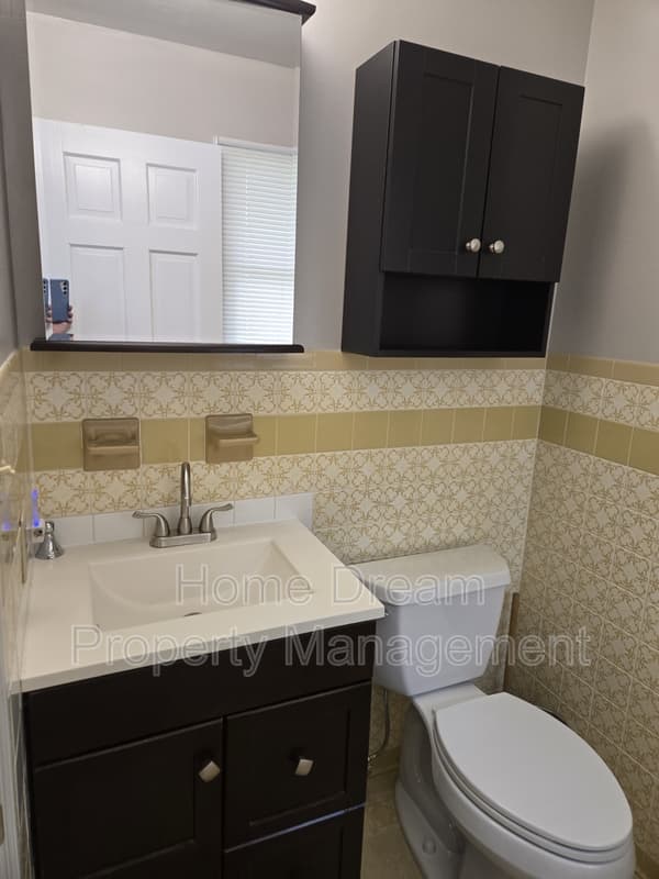 Fredericksburg House: 1401 Bragg Road A1