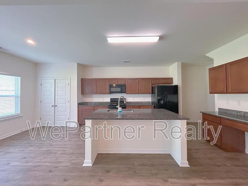 Lawrenceville House: 1831 Campbell Oaks Dr