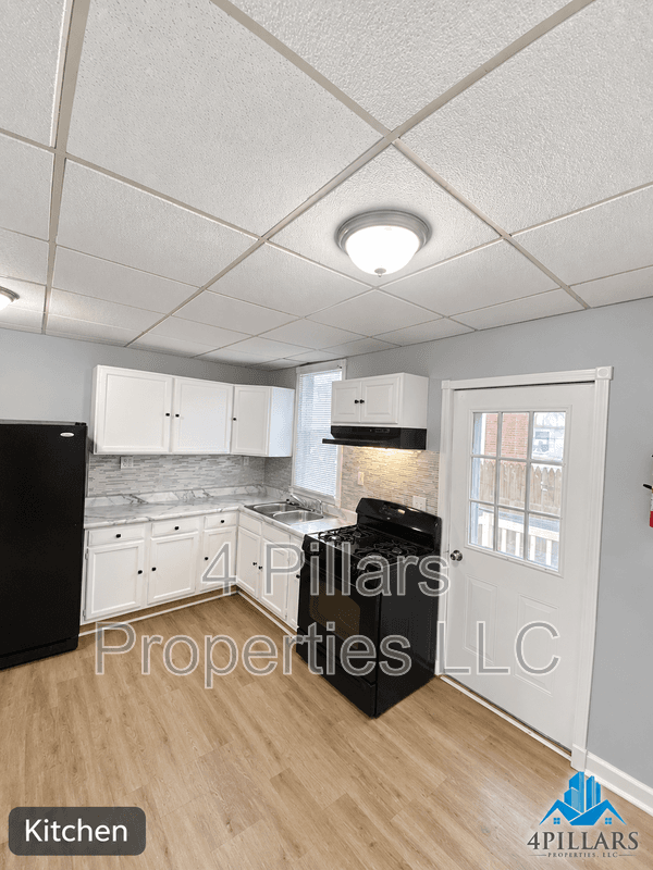 La Porte Condo: 134 Belden St