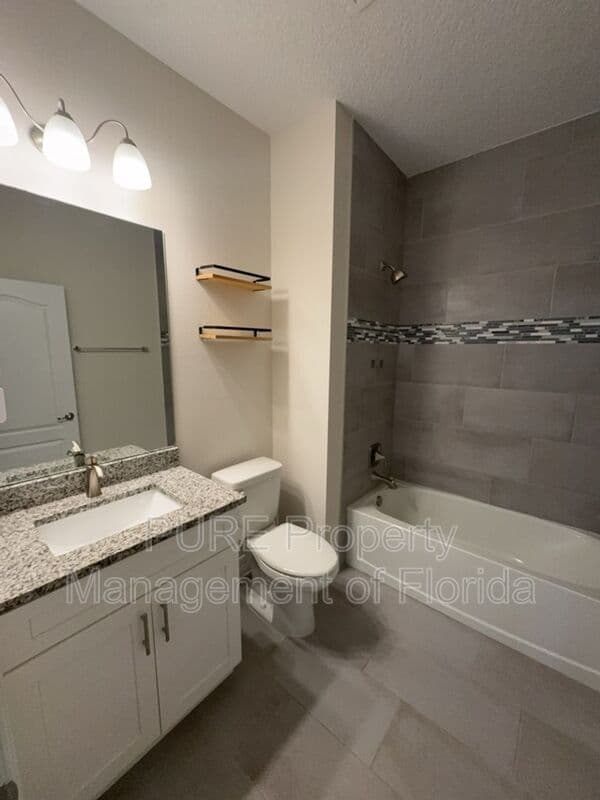 Ocala House: 13831 Sw 33rd Terr