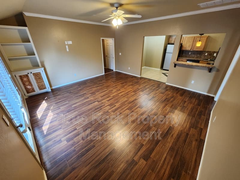 Ada House: 1414 South Mississippi Avenue
