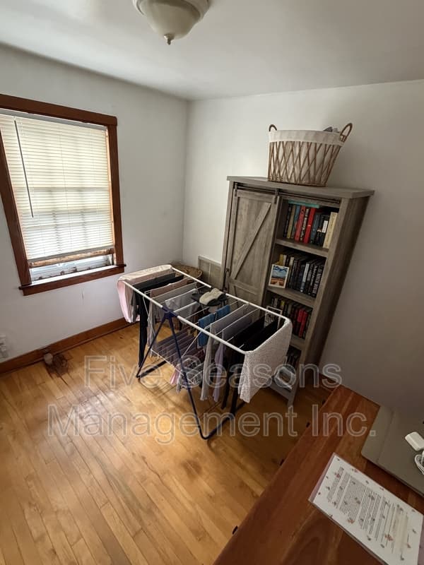 Burlington Condo: 1083-1085 North Avenue - 3