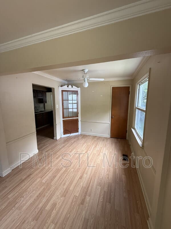 St. Louis House: 1246 Darr Dr
