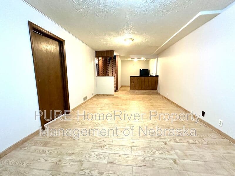 Omaha House: 12143 Ohern St