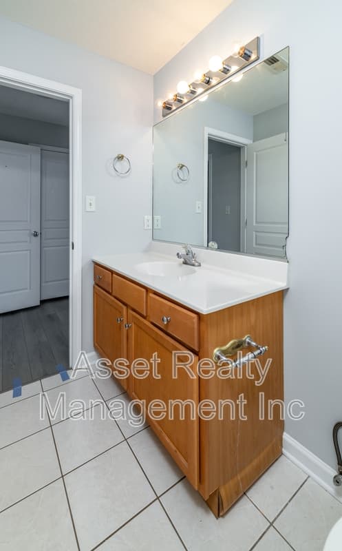 Knoxville House: 1217 Dreamview Lane