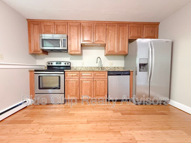 Londonderry Condo: 35 Stonehenge Rd