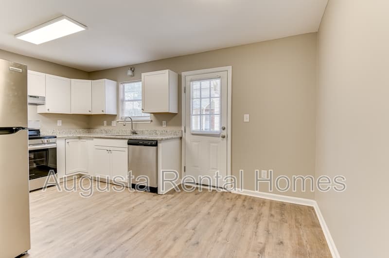 North Augusta Townhome: 140 Chalet North Boulevard - 140