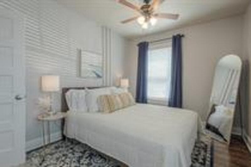 Kansas City Condo: 3833 Central St - 2N