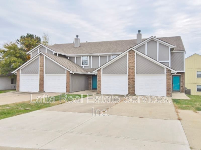 Pleasant Hill Townhome: 2120 Highridge Dr