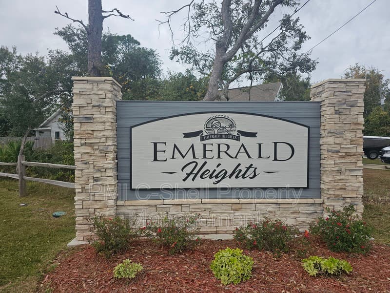 Pensacola House: 12115 Emerald Heights Ln