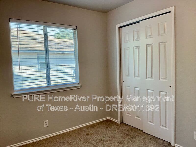 Taylor House: 3003 Tyler LN