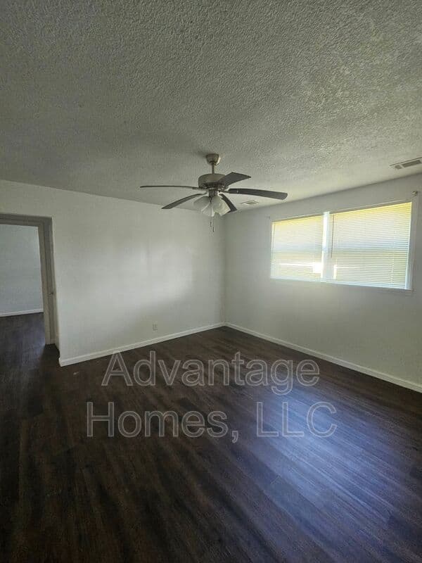 Kansas City House: 746 N 70th St