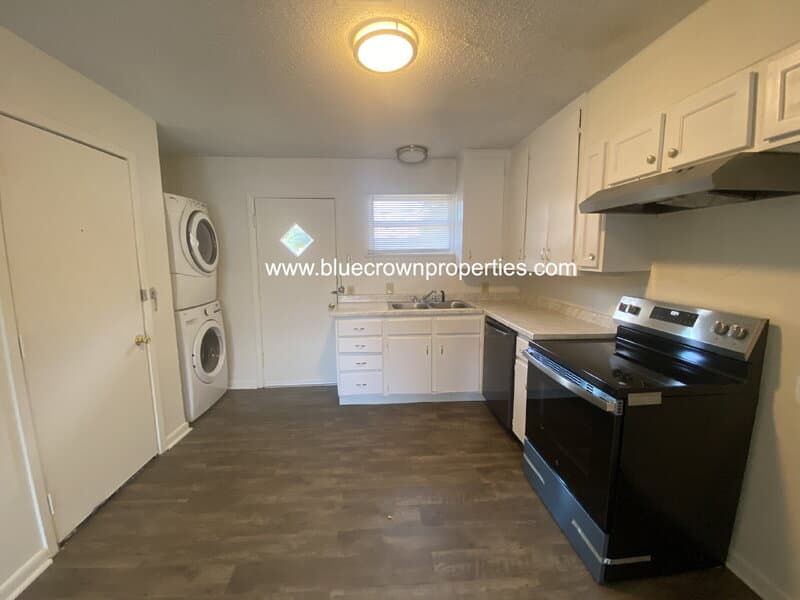 Mesquite House: 1701 Longview St