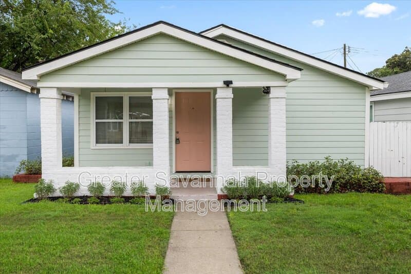 Savannah House: 705 West 47th Street