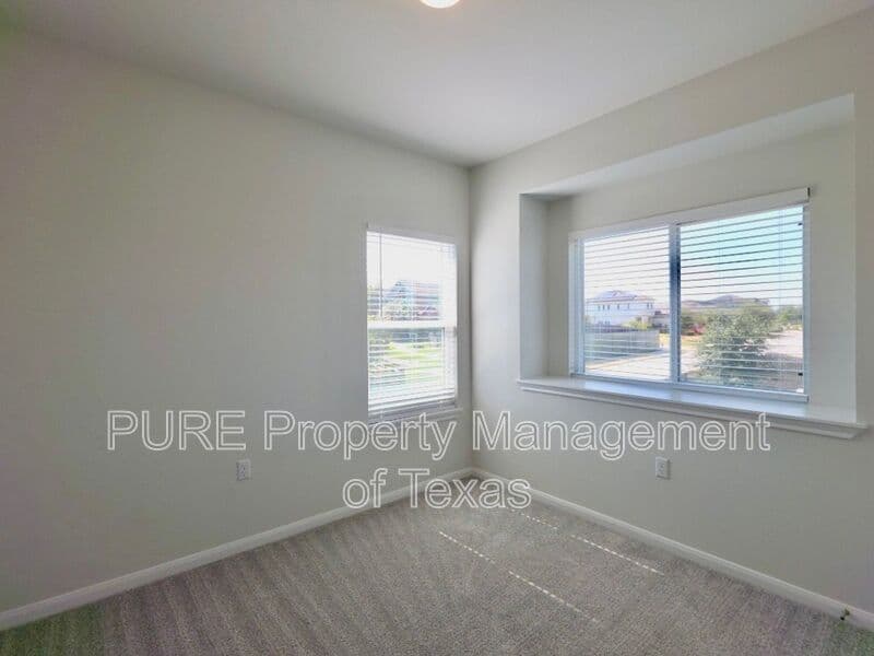 Manor House: 9900 Dalliance Ln