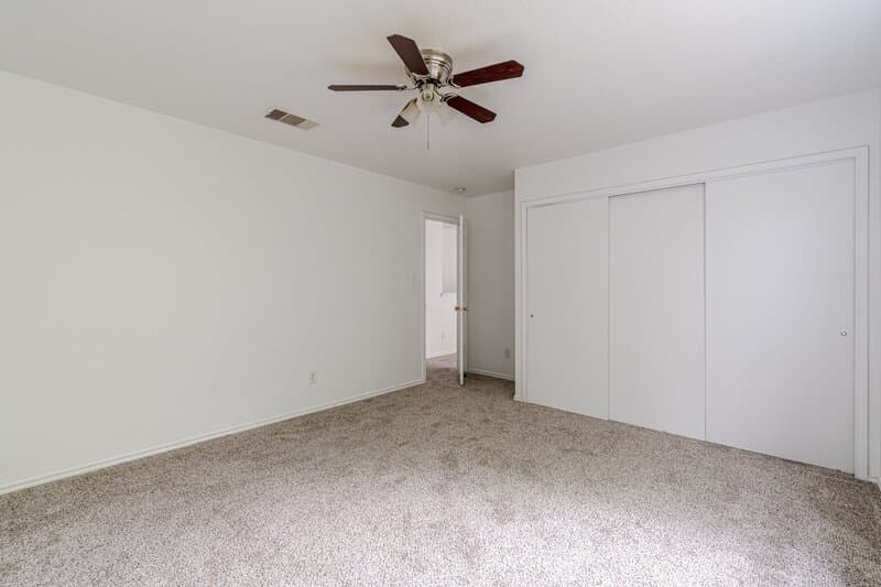 San Antonio House: 11223 Victory Cavern