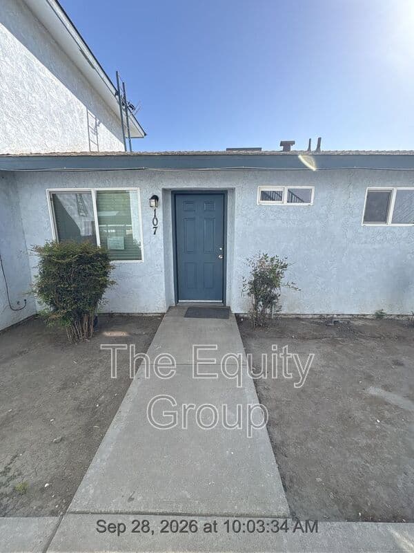 Tulare House: 107 West Sonora Avenue