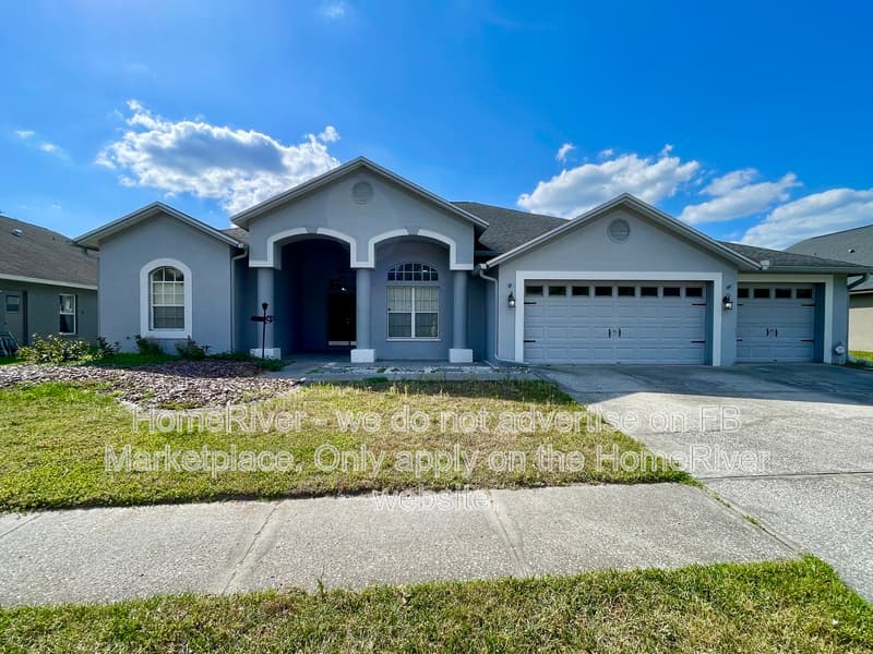 Tampa House: 10014 Cypress Shadow Ave