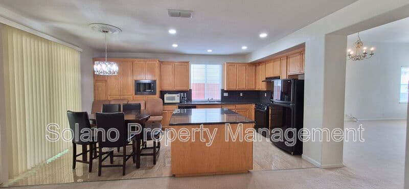 Dixon House: 2080 Mariposa Drive