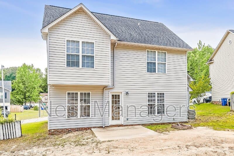 Fayetteville House: 519 Abbottswood Dr