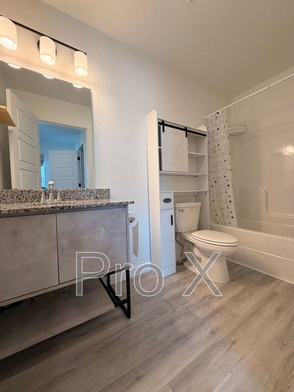 Bentonville House: 1050 Ventnor Ave