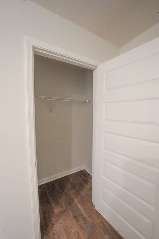 Bloomingdale House: 433 Coconut Dr